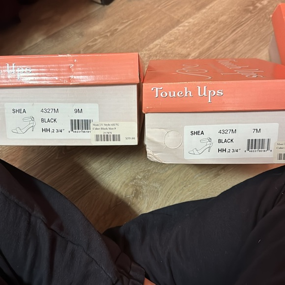 Brand new touch up heels black size 7, 7.5, 8, 8.5, 9, and 10 available. - Picture 7 of 8